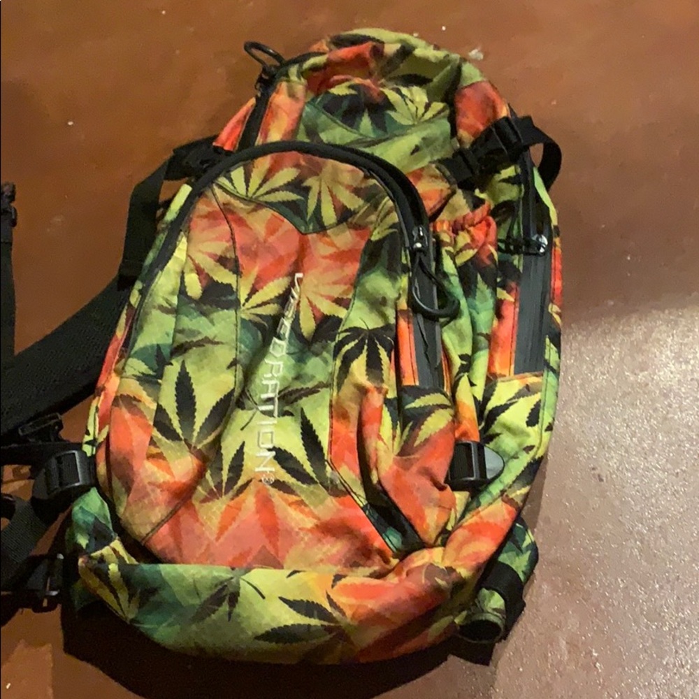 Vibedration hydration pack